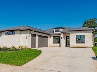 925 Bandon Dunes Dr, Burleson, TX 76028