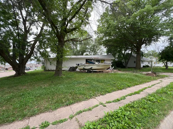 617 S D St, Milford, NE 68405