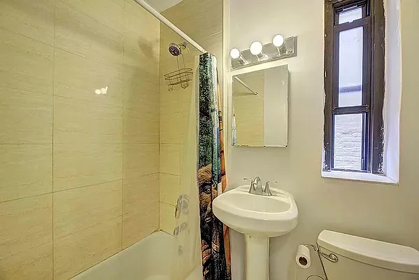 Rented by Bond New York | media 11