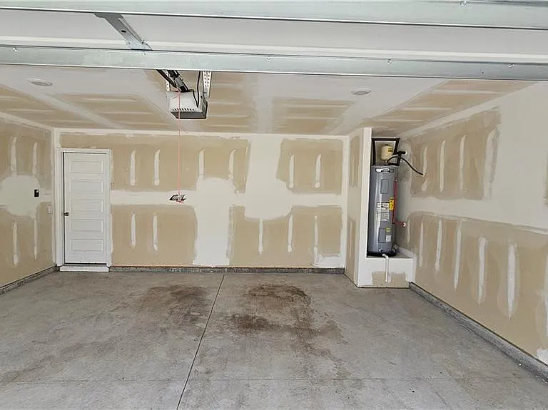 511 Autumns Wood Cir W — Photo 25
