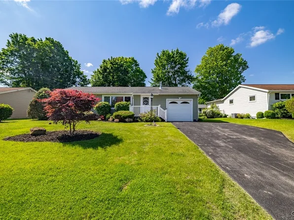 206 Baxton St, North Syracuse, NY 13212