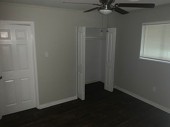 3rd image of 3025 Lakewood Dr
