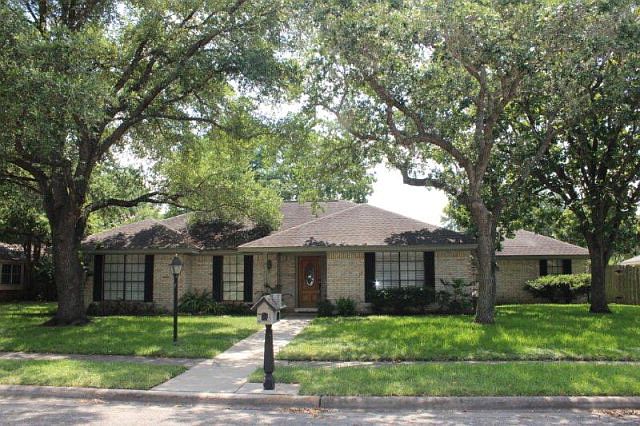 1st image of 107 Wilshire Dr
