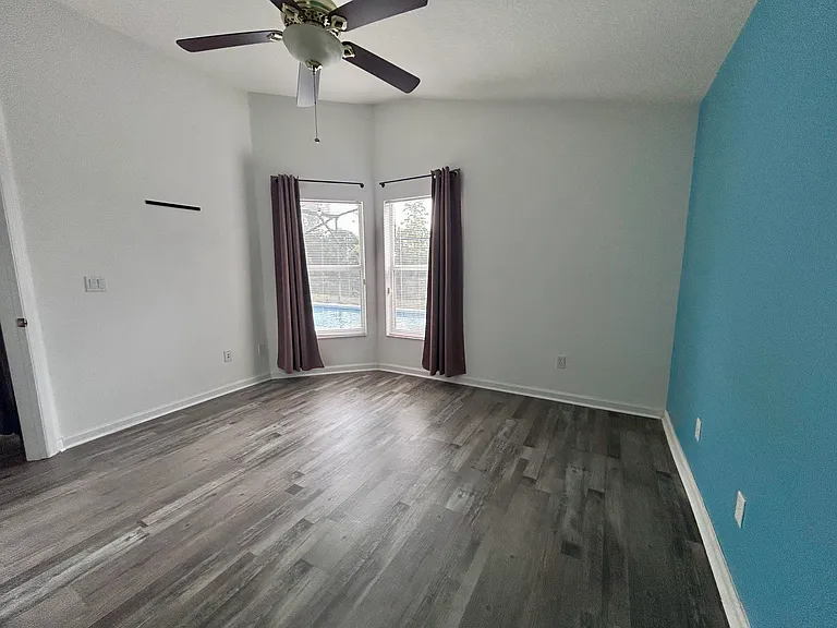 15345 Markham Dr — Photo 11