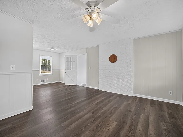 2591 Doc Hughes Rd — Photo 11