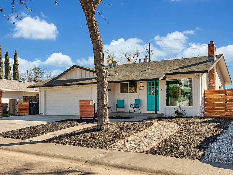 2026 Regis Dr — Photo 20