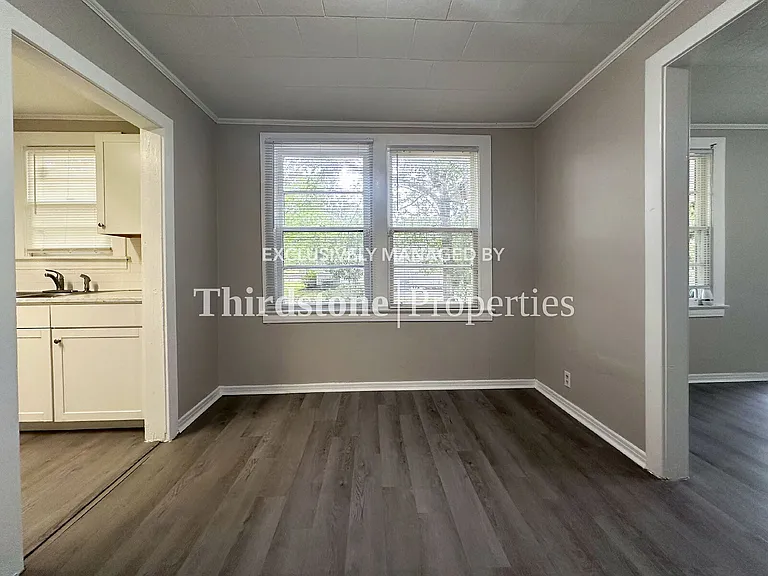 2913 W 2nd St — Photo 5