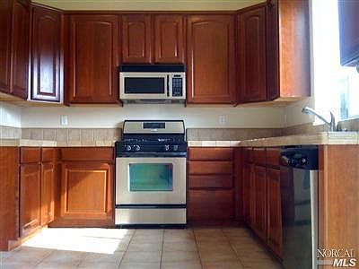 2nd image of 1728 Beale Cir