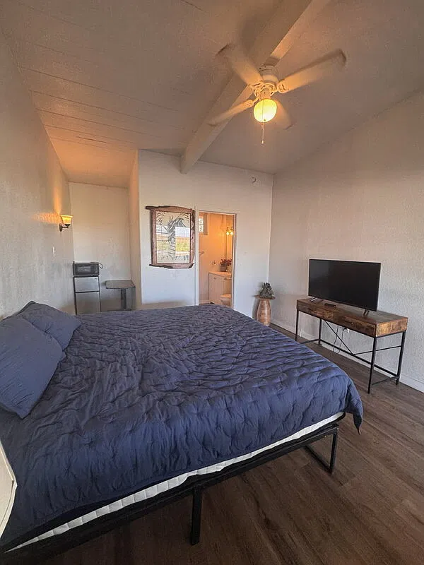 Studio, 1.0 bath, $995 — Photo 1