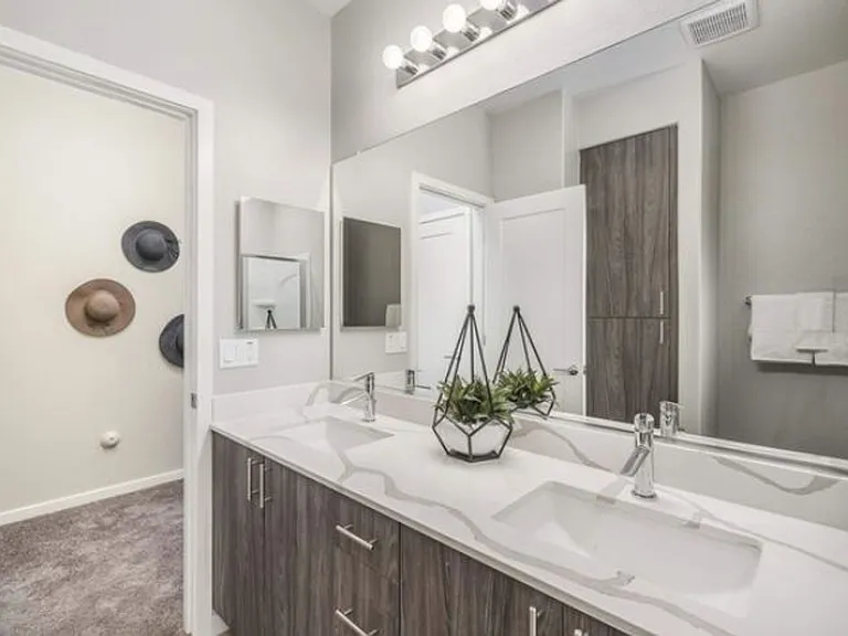 2335 E Utopia Rd #4 — Photo 26