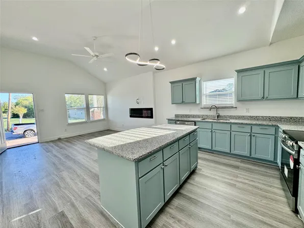1421 Morse St, Greenville, TX 75401