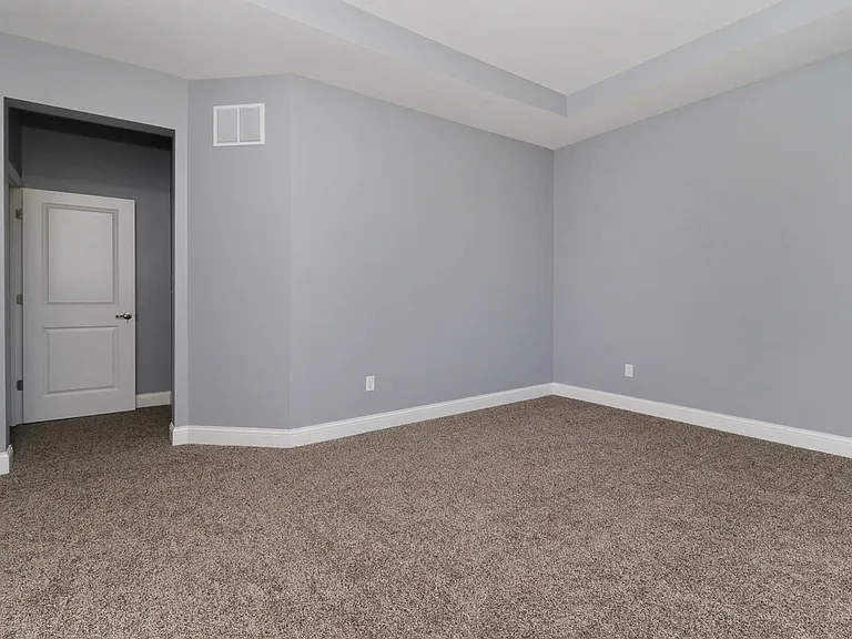760 Kristin Dr — Photo 18