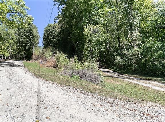2nd image of 68 McDaris Cove Rd #1