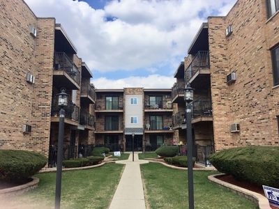 4550 W 57th St APT 2B1, Chicago, IL, 60629