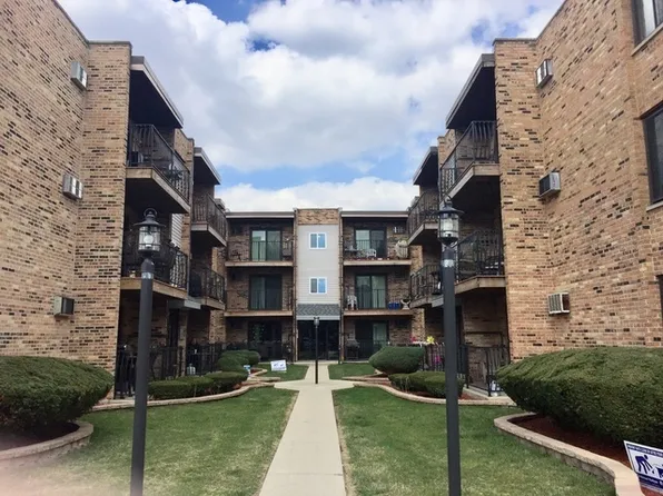 4550 W 57th St APT 2B1, Chicago, IL 60629