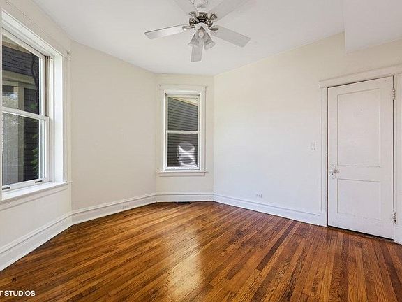 4th image of 1228 W Glenlake Ave #1