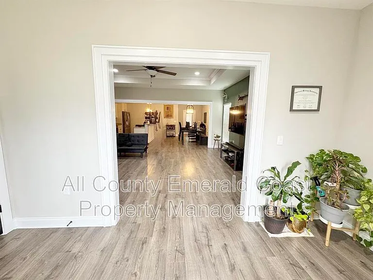 282 Magnolia St — Photo 26