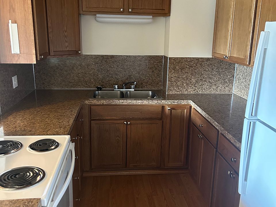 1st image of 397 Sussex Ave E Unit 4