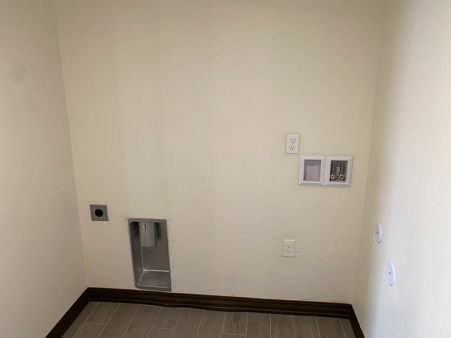 107 Linden — Photo 3