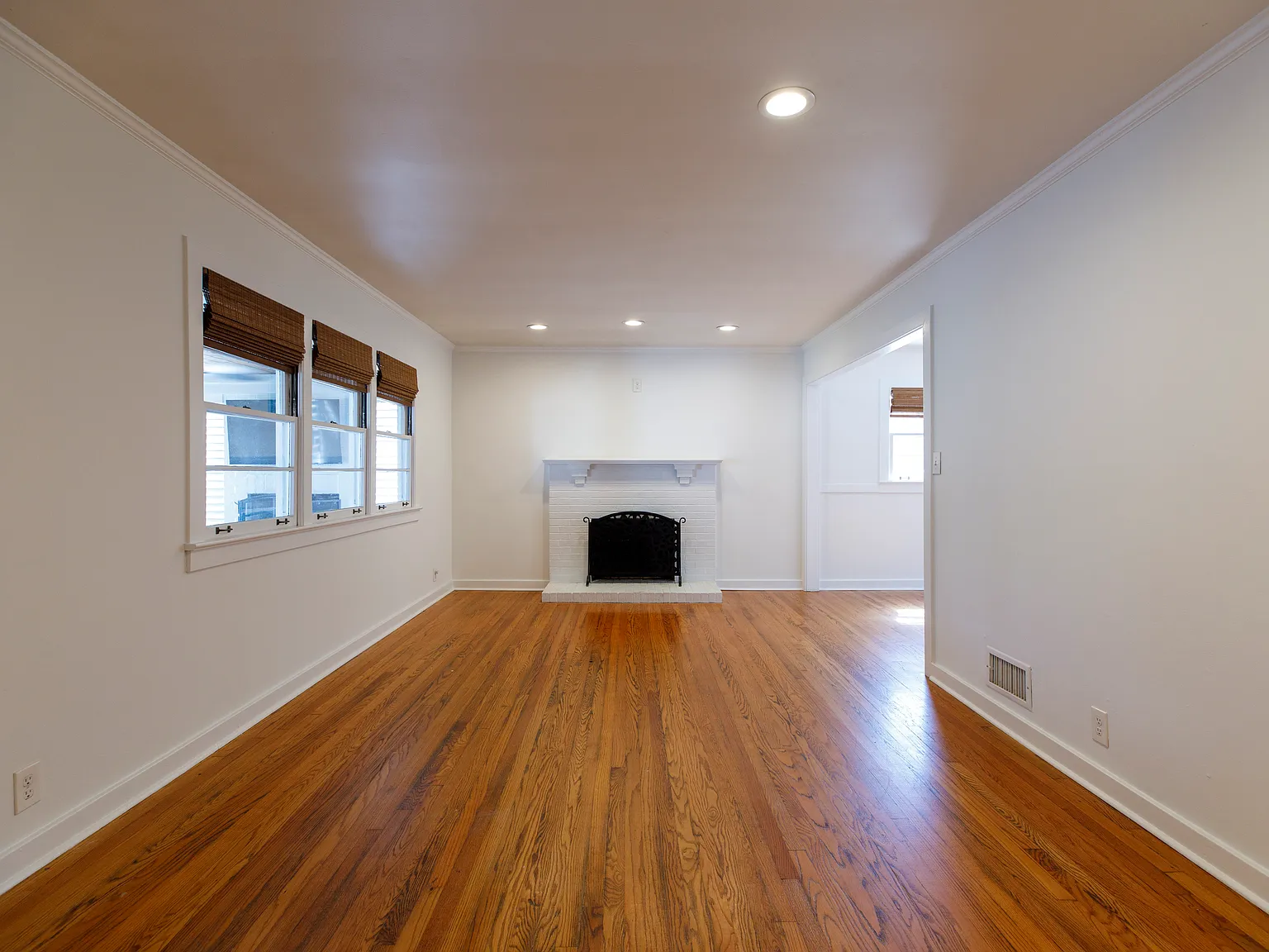 3 bed, 1161 sqft, $2,200 — Photo 3