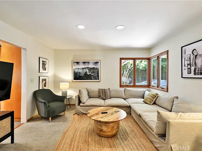 7161 Grasswood Ave — Photo 12