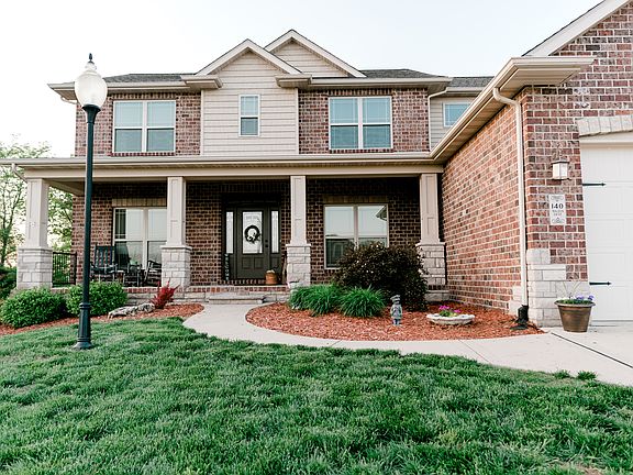 3rd image of 140 Walden Dr