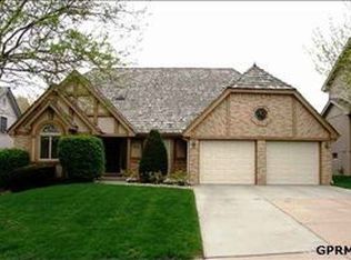 10326 Z St, Omaha, NE 68127