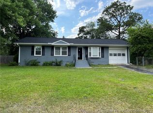 411 Azalea Dr, Spring Lake, NC 28390