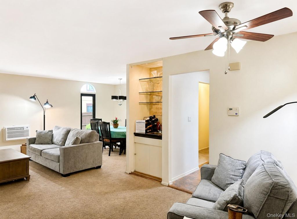 3 Granada Crescent #2, White Plains, NY - View 4
