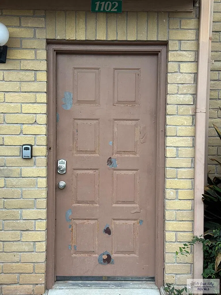 3500 Carmen Ave — Photo 2