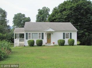 15 Mountain View Rd, Flint Hill, VA 22627