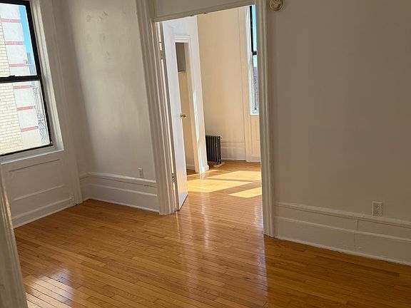 3rd image of 961 Saint Nicholas Ave APT 64
