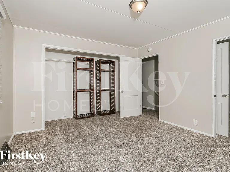 1798 Maple Ave — Photo 8