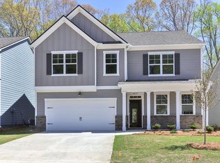 1100 Shadow Glen Dr, Fairburn, GA 30213