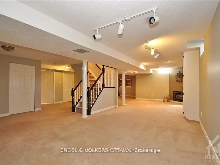 28 Country Club Dr — Photo 25