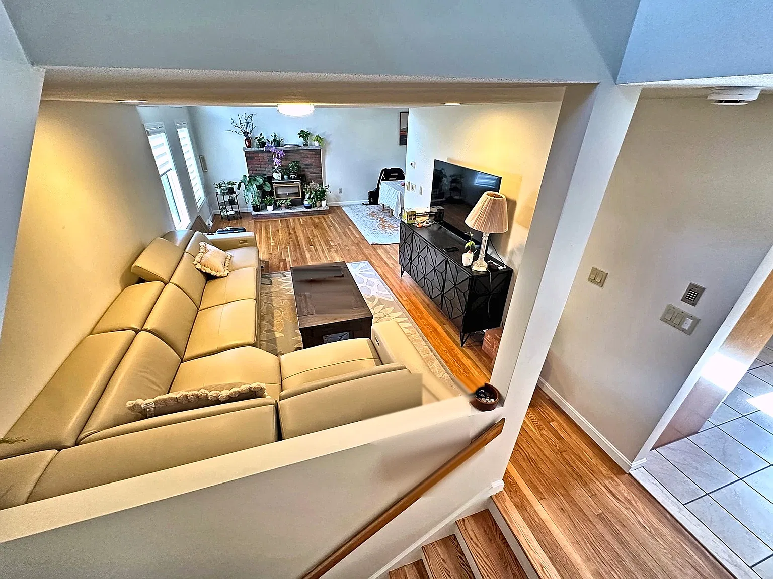 4 bed, 3074 sqft, $5,600 — Photo 3