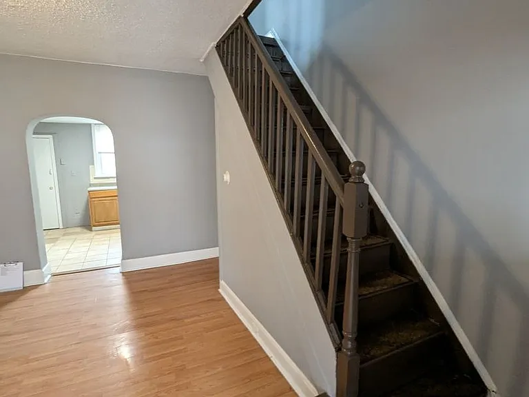 1629 W Juniata St — Photo 14