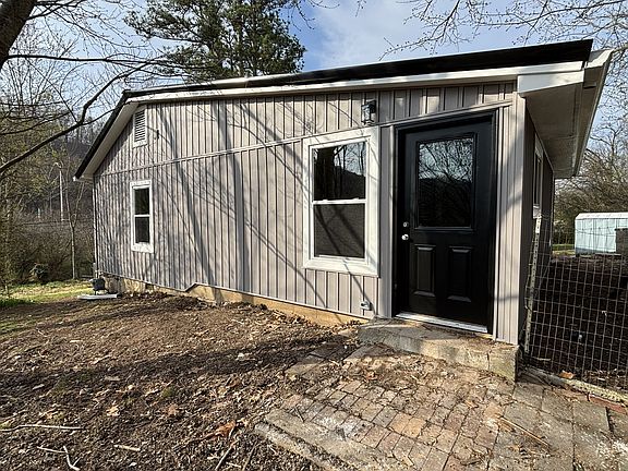 3rd image of 2717 Addison Dr