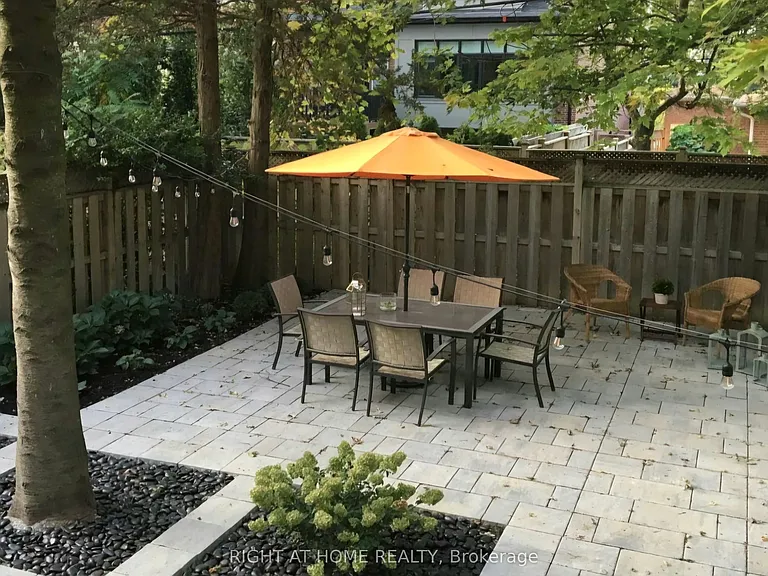 378 Douglas Ave — Photo 30