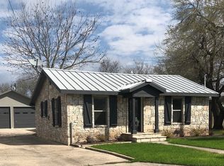 518 E Theissen St, Boerne, TX 78006