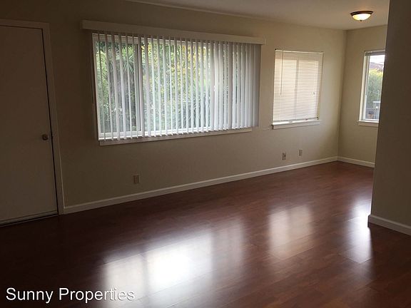 5th image of 418 Roosevelt Ave APT 4