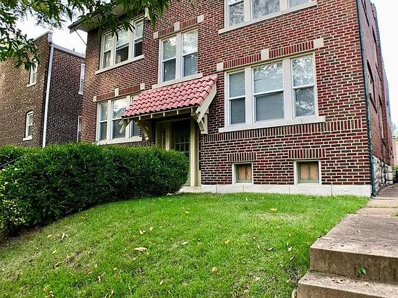 2nd image of 4459 Russell Blvd APT 2W
