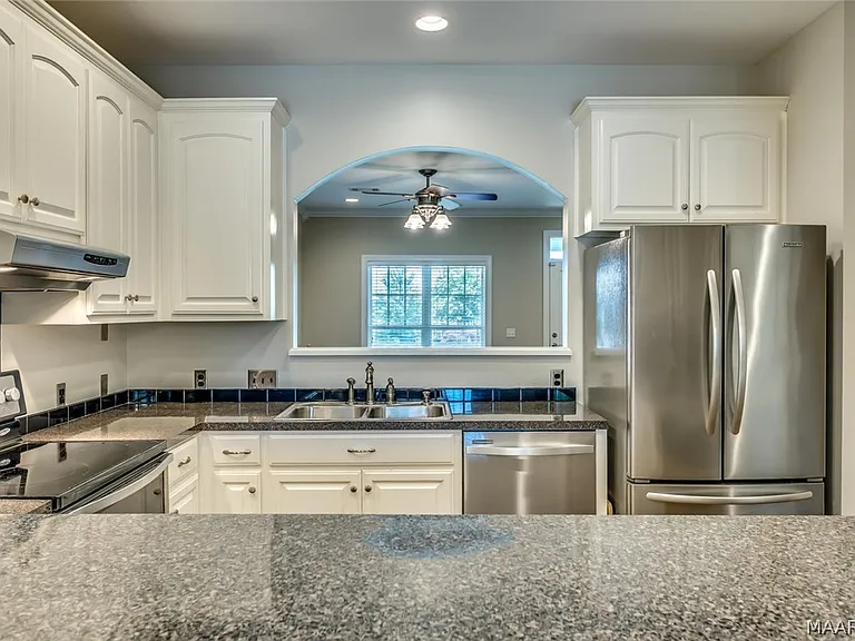 1211 Sadie Cir — Photo 21