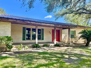40 Encino Loma, Beeville 78102