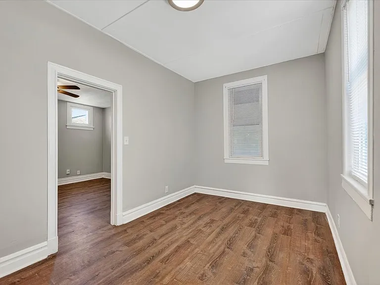 6118 Vermont Ave — Photo 11