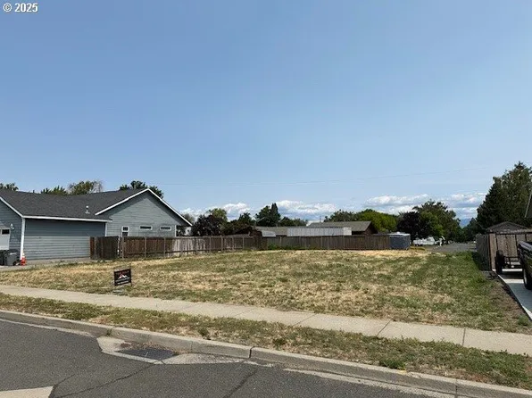 10913 Kristin Way, Island City, OR 97850