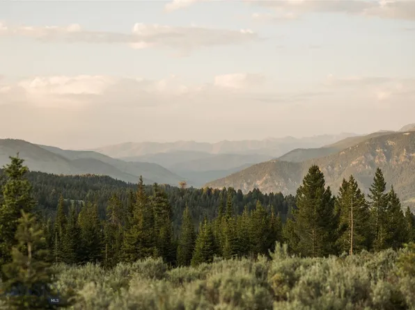 20 Charlie Russell Loop Rd, Gallatin Gateway, MT 59730