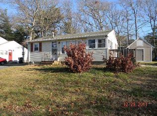 5 Mayflower Ln, East Wareham, MA 02538