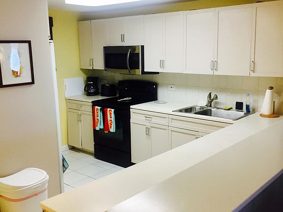 5th image of 203 La Grande Prince Co St