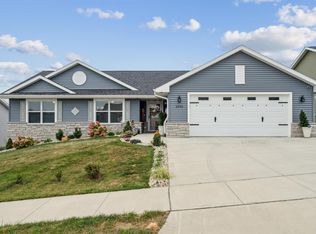 2044 Sky Blue Dr, Dubuque, IA 52001